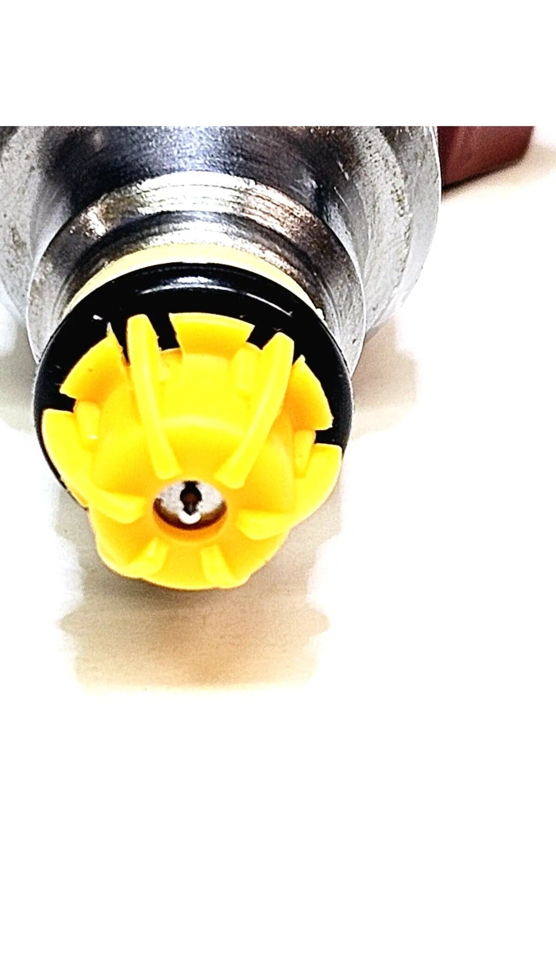 Set of 8 OEM Bosch 0280150778 / 13641466396 fuel injectors