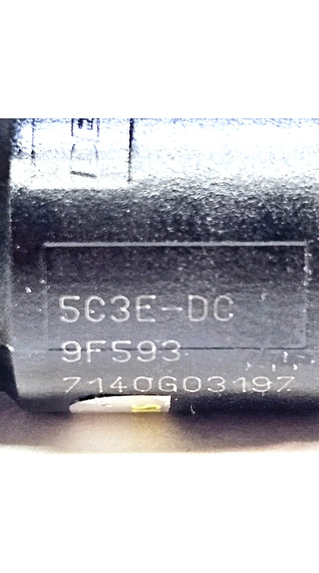 Set of 8 OEM Ford 5C3E-DC / 5C3E-DB / CM-5138 fuel injectors