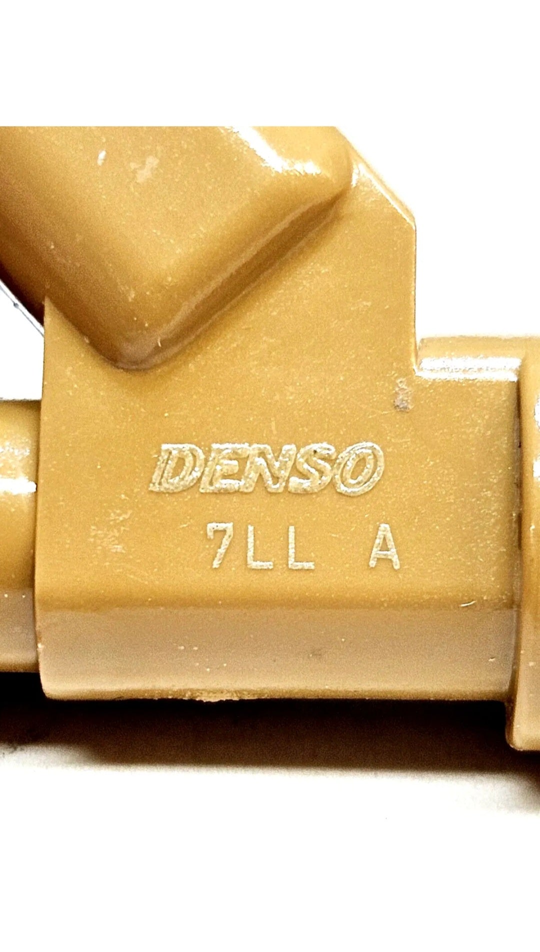 Set of 8 OEM Denso 6R83-AD / AJ811176 / 297500-0480 fuel injectors