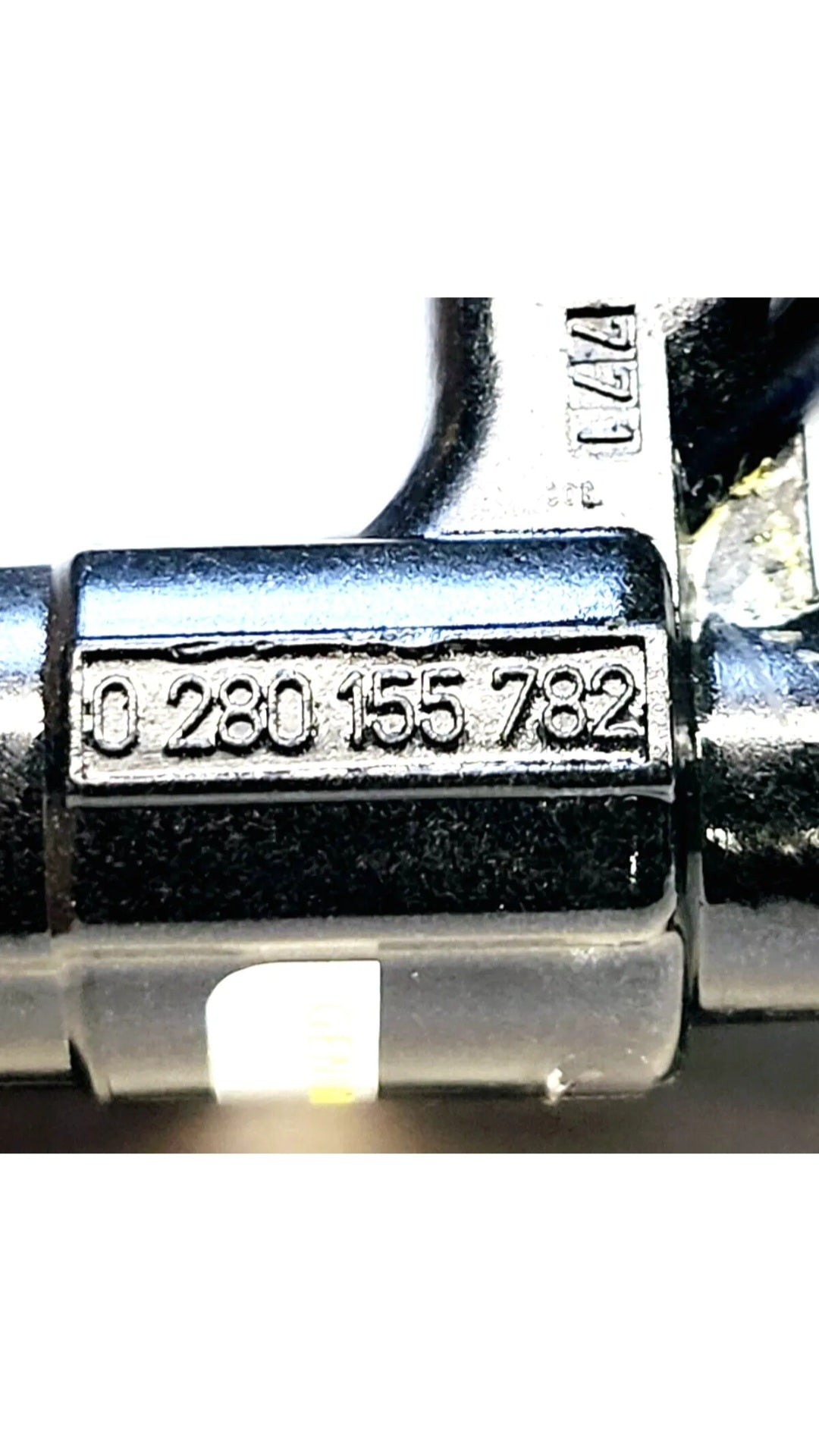 Set of 4 OEM Bosch 0280155782 / 04669772 fuel injectors