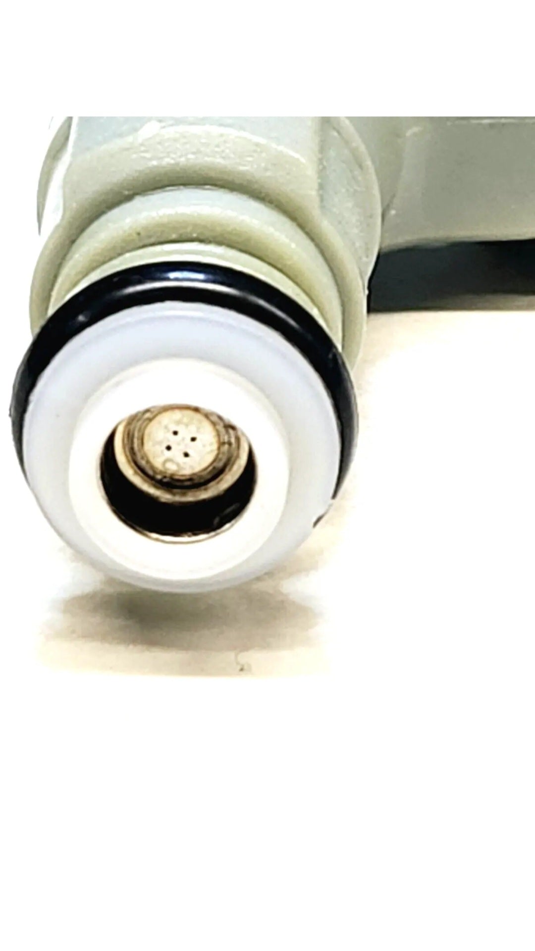 Set of 4 OEM Bosch 0280155976 / 04891345AA fuel injectors