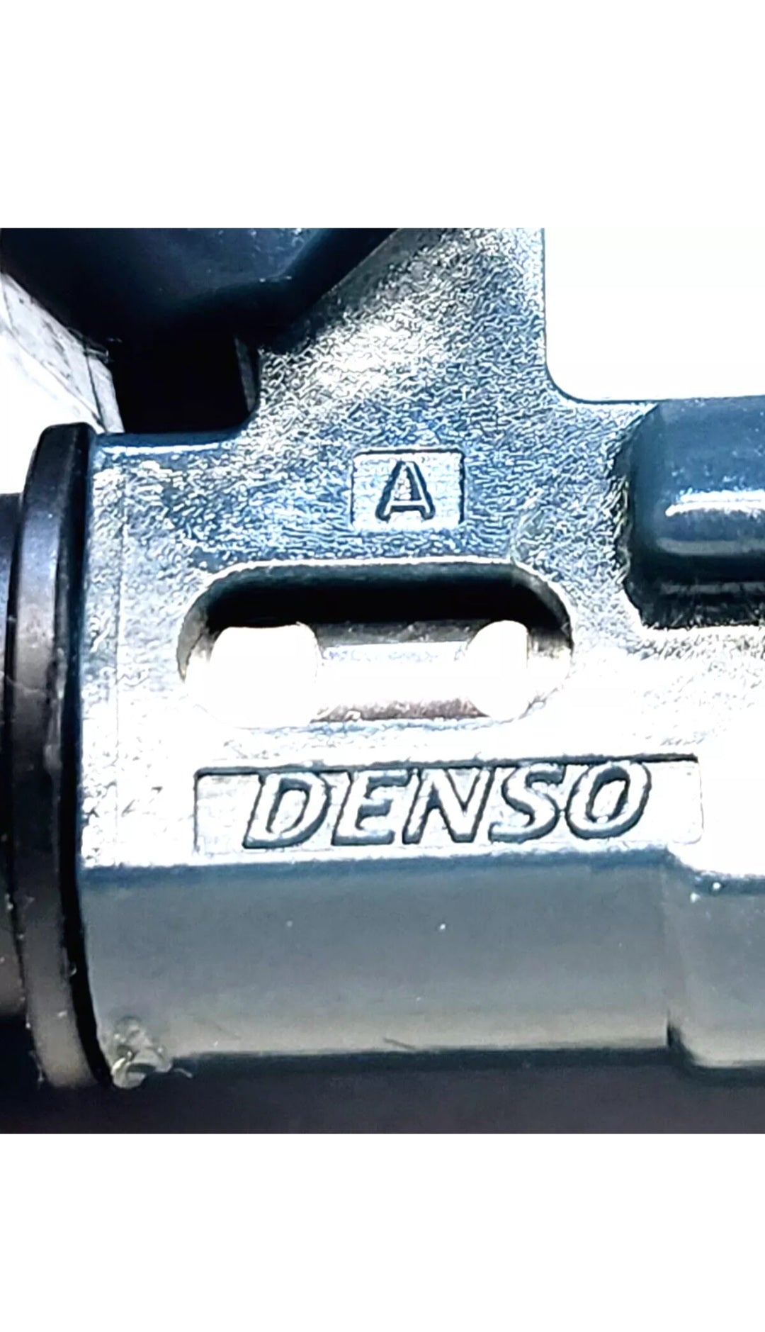 Set of 6 OEM Denso 23250-0A010 / 23209-0A010 fuel injectors