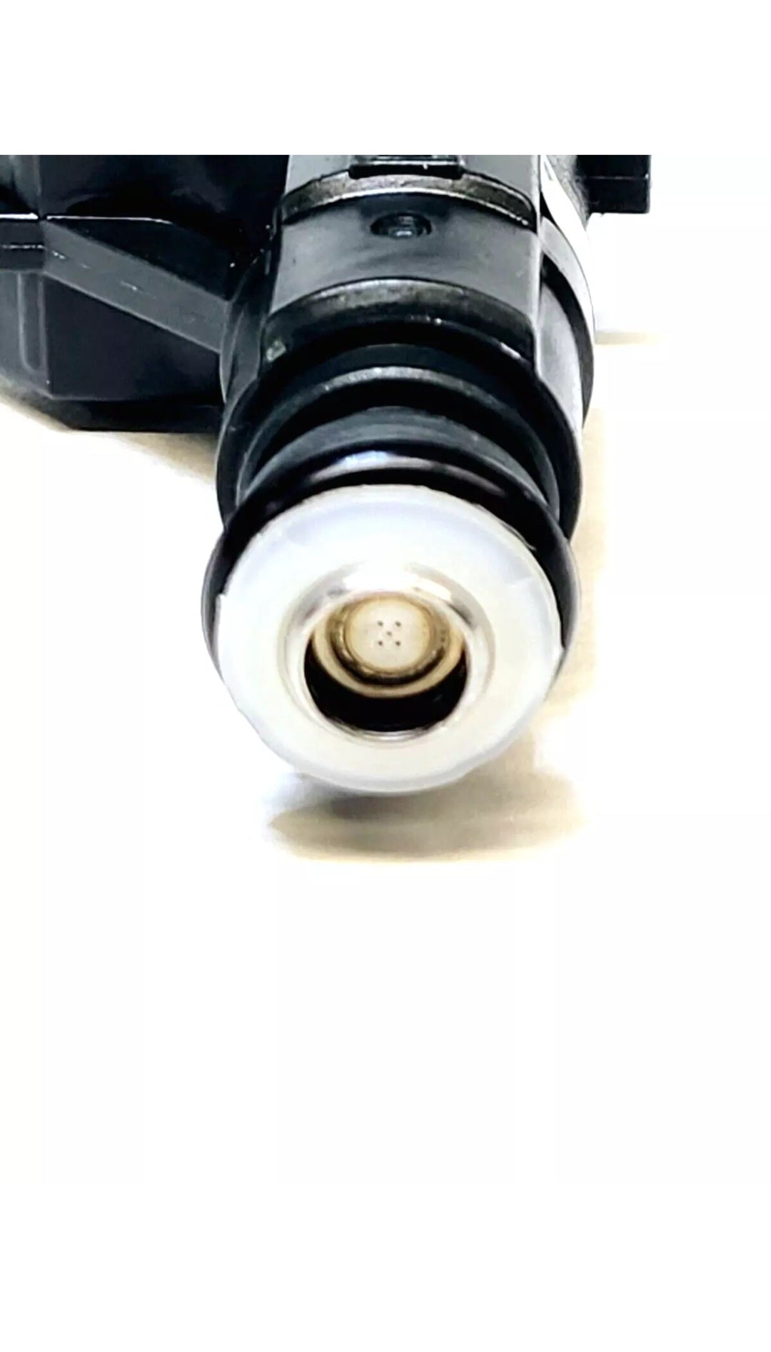 Set of 8 OEM Bosch 0280155921 / 077133551M fuel injectors