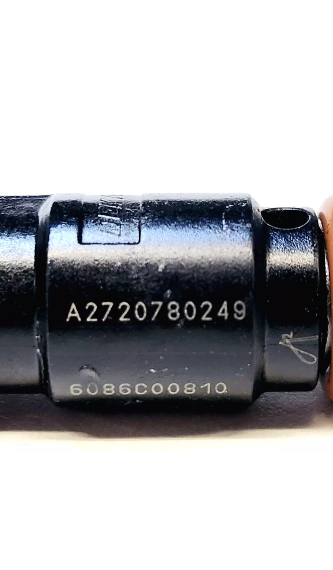 Set of 8 OEM Siemens A2720780249 / 68011710AA fuel injectors