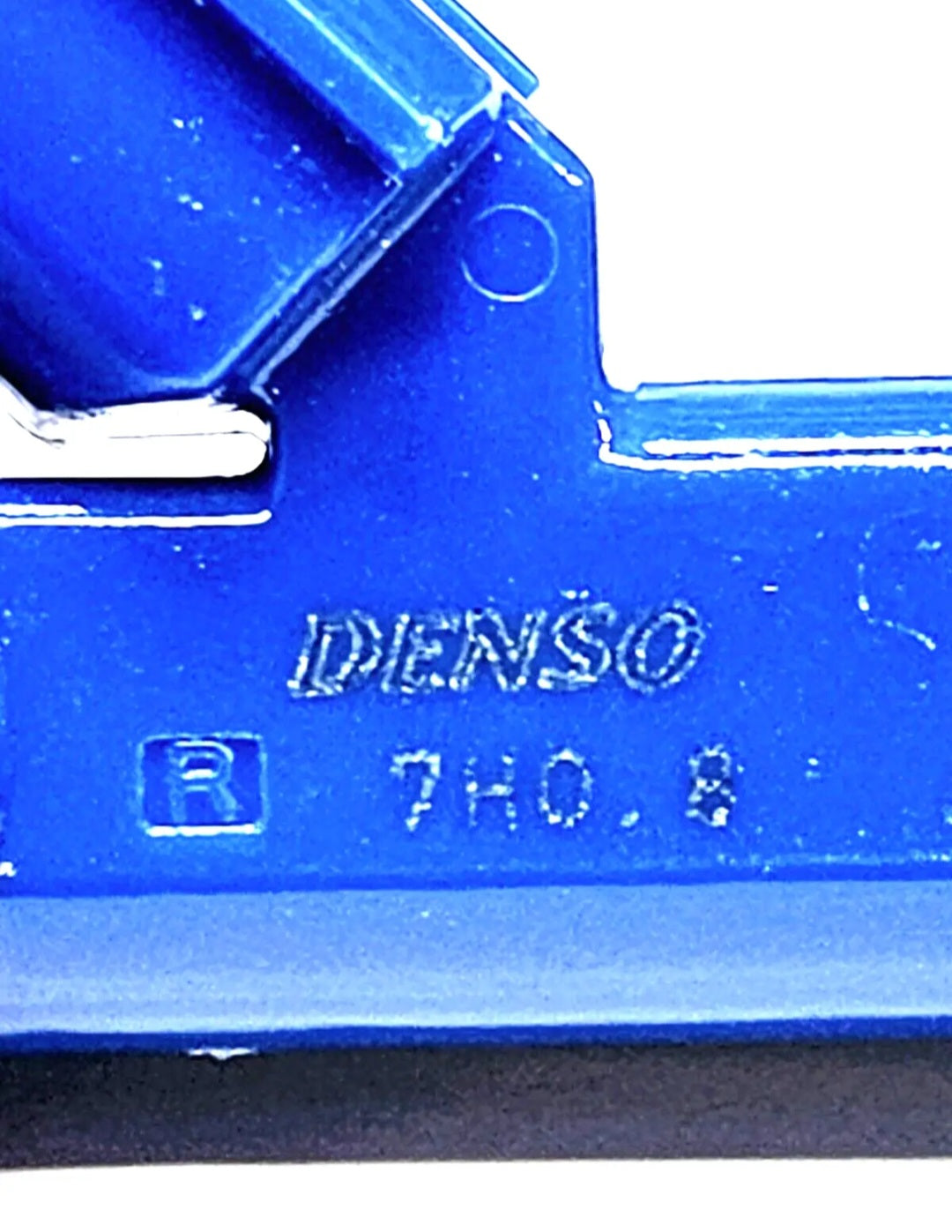 Set of 4 OEM Denso 23250-0D050 / 23209-0D050 fuel injectors