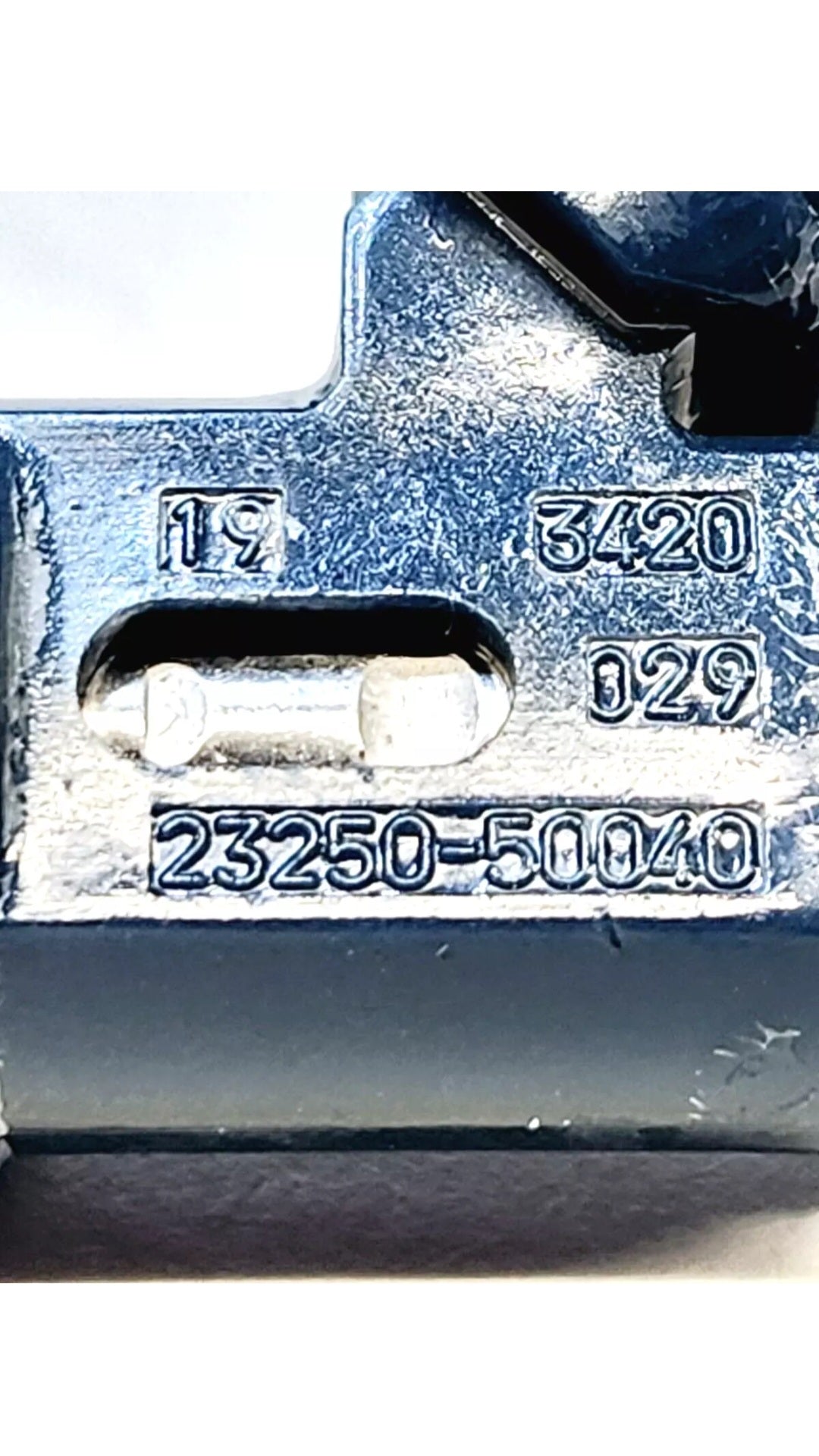 Set of 8 OEM Denso 23250-50040 / 23209-50040 fuel injectors