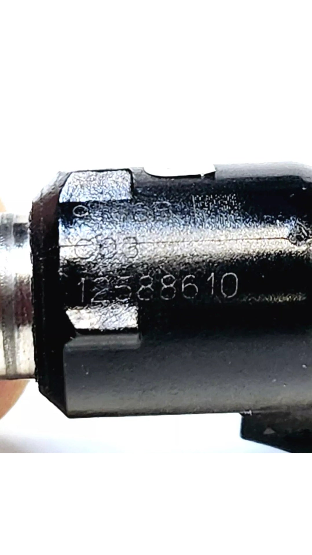 Set of 6 OEM Delphi 12588610 / FJ10632 / 217-2417 fuel injectors