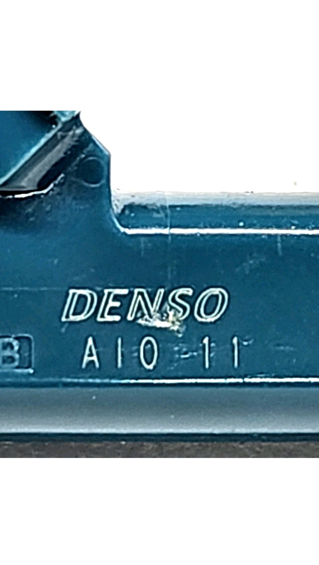 Set of 4 OEM Denso 297500-0460 / ZYE9-13-250 fuel injectors