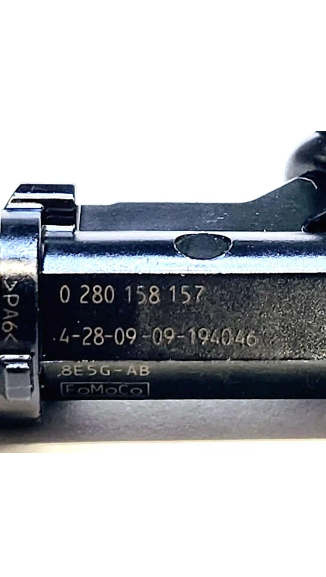 Set of 4 OEM Bosch 0280158157 / 8E5G-AB fuel injectors
