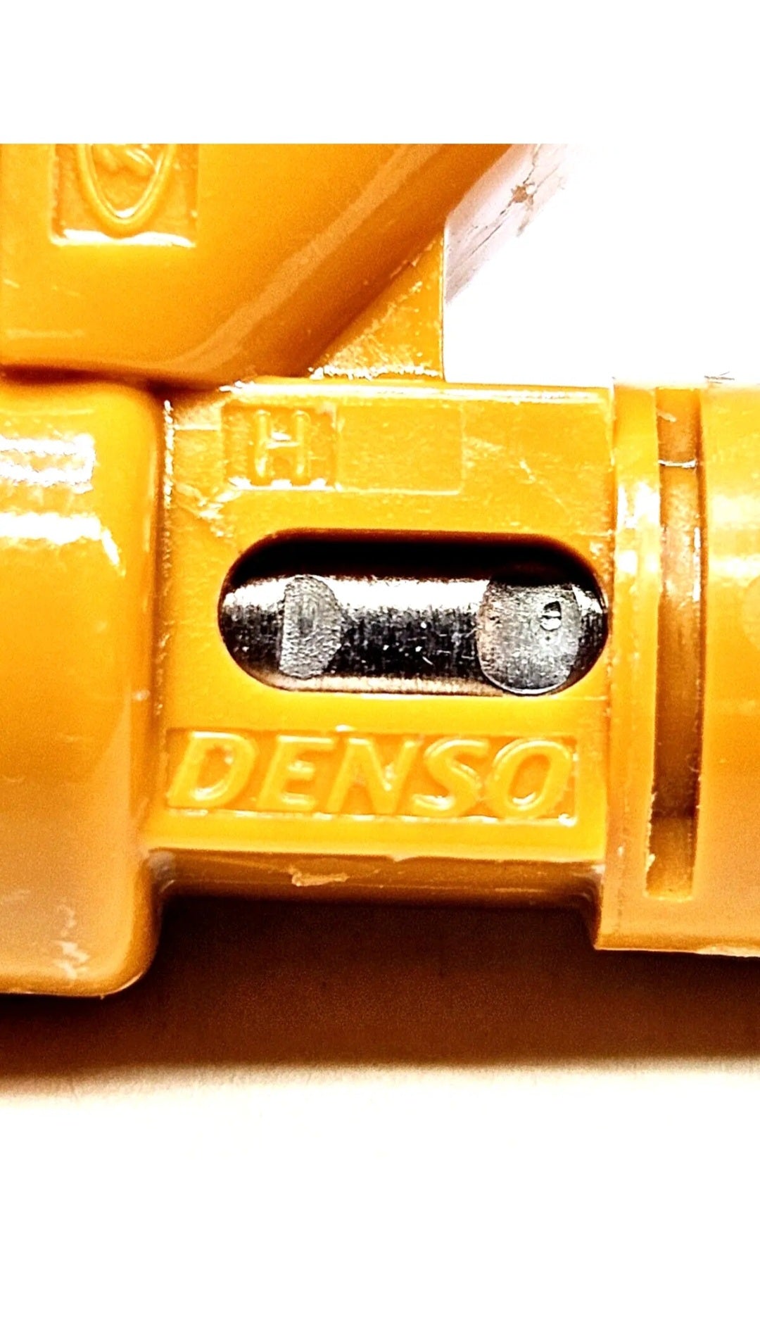 8 Genuine Denso 2W93-AA / 195500-4280 / AJ82353 / 4526563 fuel 