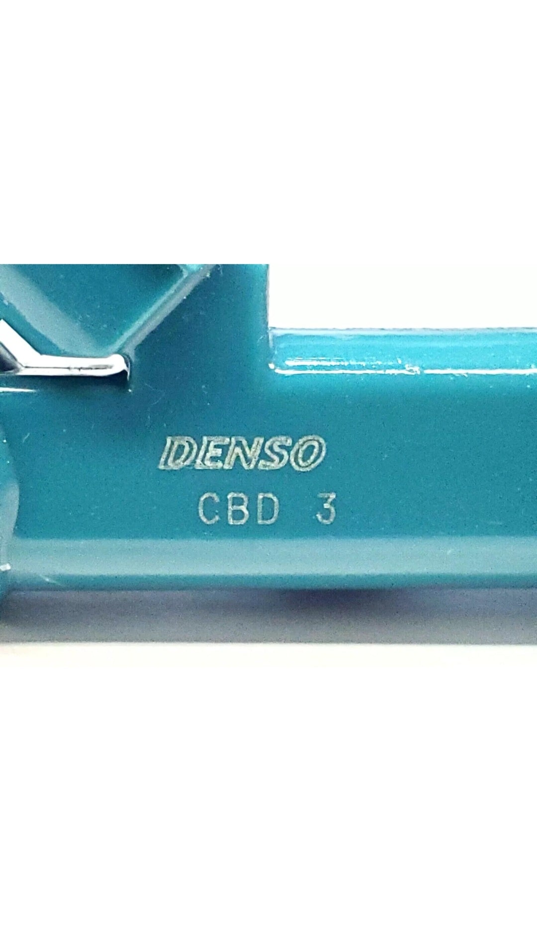 4 Genuine Denso 23250-37021 / 23209-37021 / 297500-2110 fuel injectors