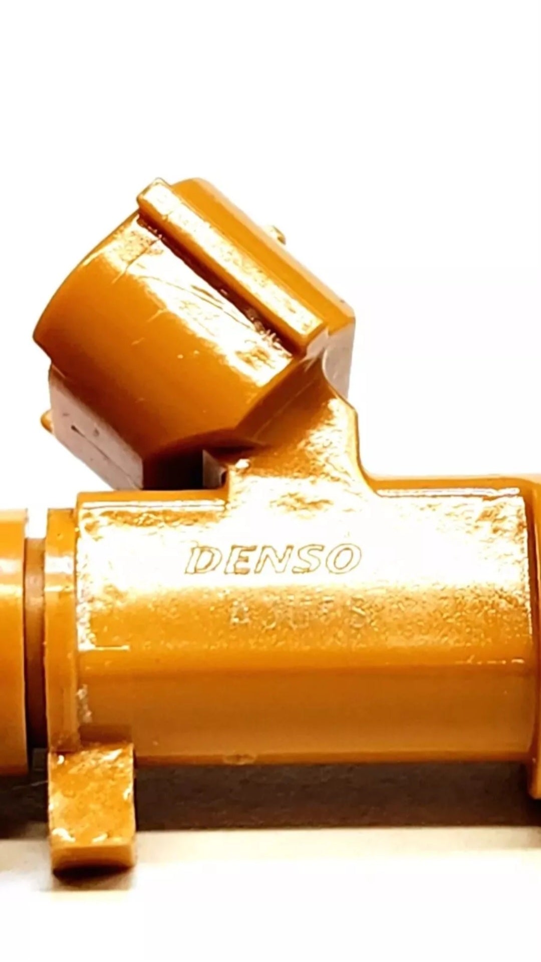 Set of 6 OEM Denso 195500-0950 / 16600-EY00A fuel injectors