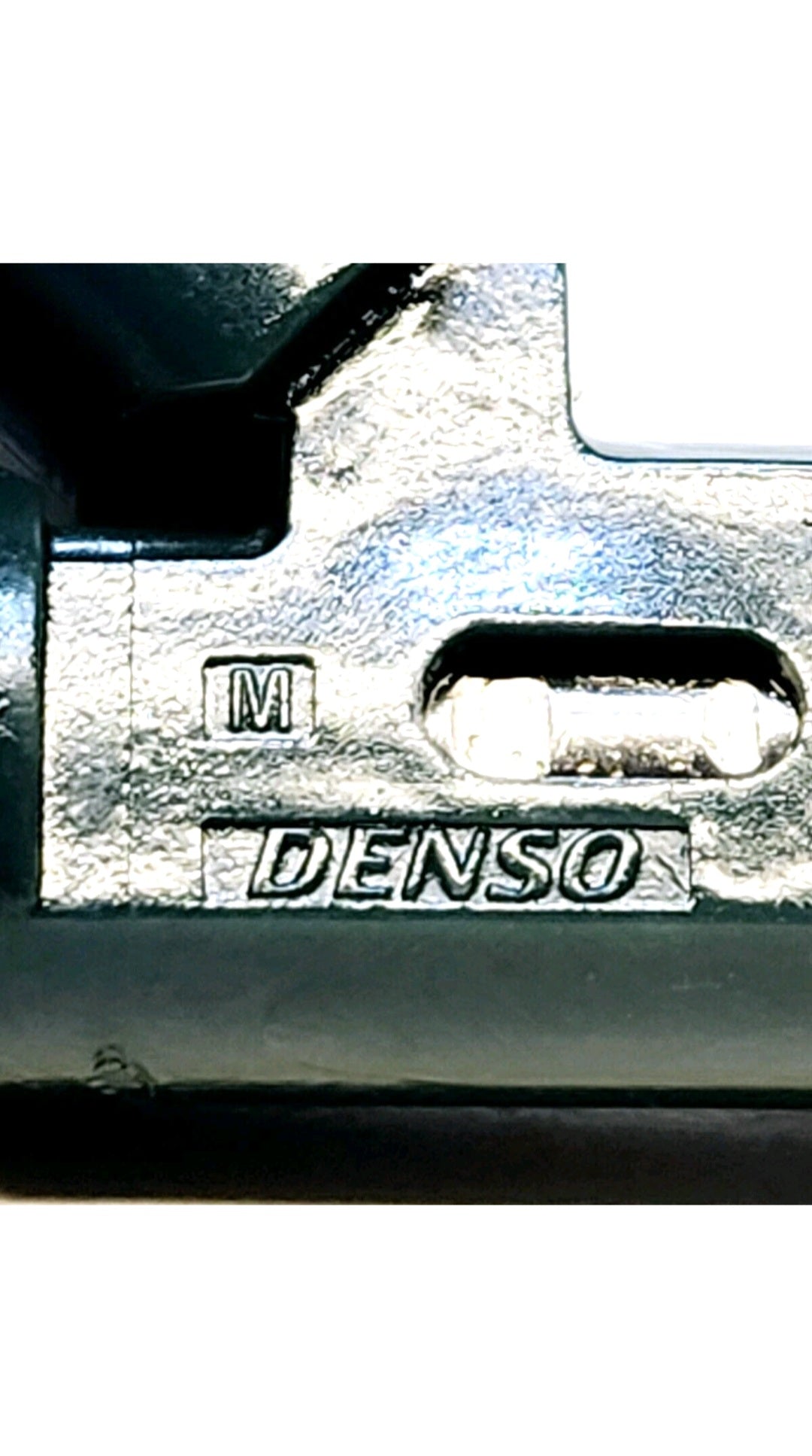 Set of 4 Remanufactured OEM Denso 23250-22010 / 23209-22010 fuel injectors
