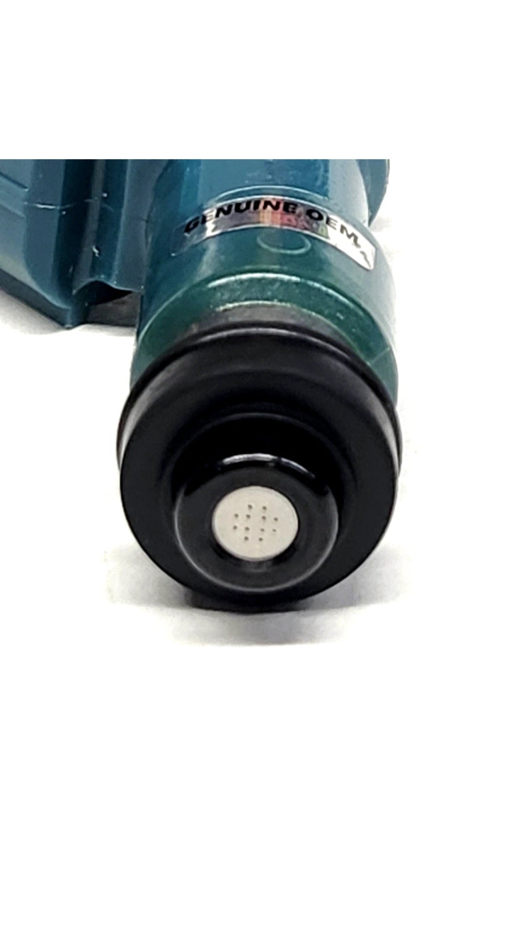 Set of 4 OEM Denso 16611-AA800 / 297500-1810 fuel injectors