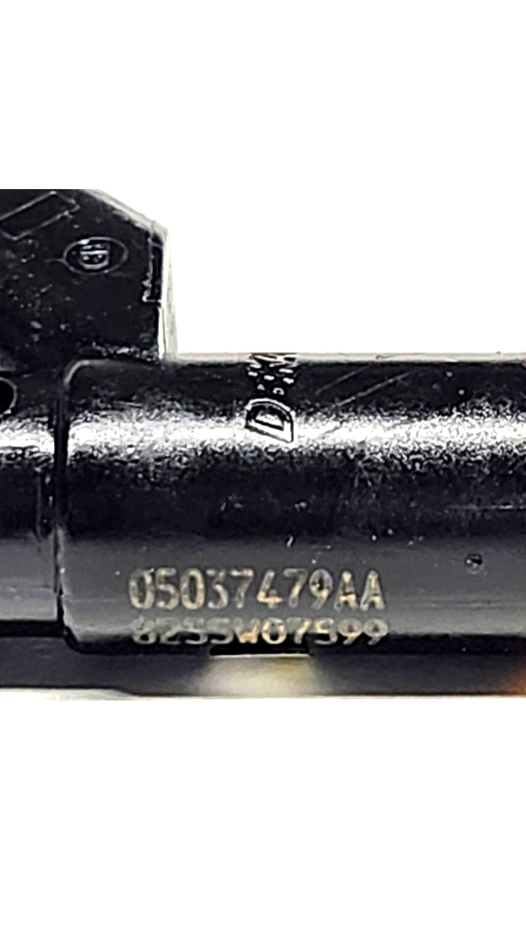 Set of 8 OEM Deka 05037479AA / RL037479AA fuel injectors