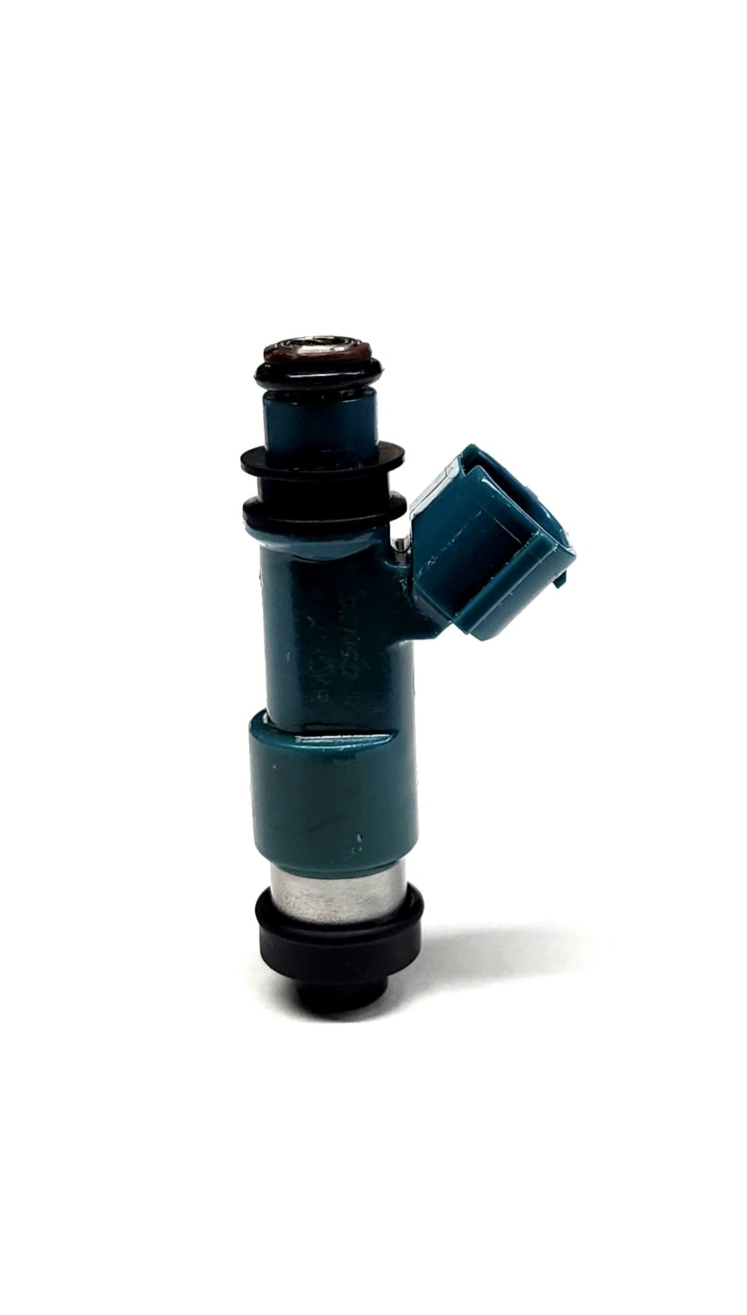 Set of 4 OEM Denso 16611-AA800 / 297500-1810 fuel injectors