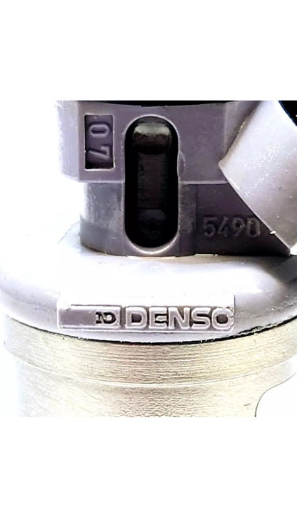 8 Genuine Denso 23250-50010 / 23209-50010 / 195500-5490 fuel injectors