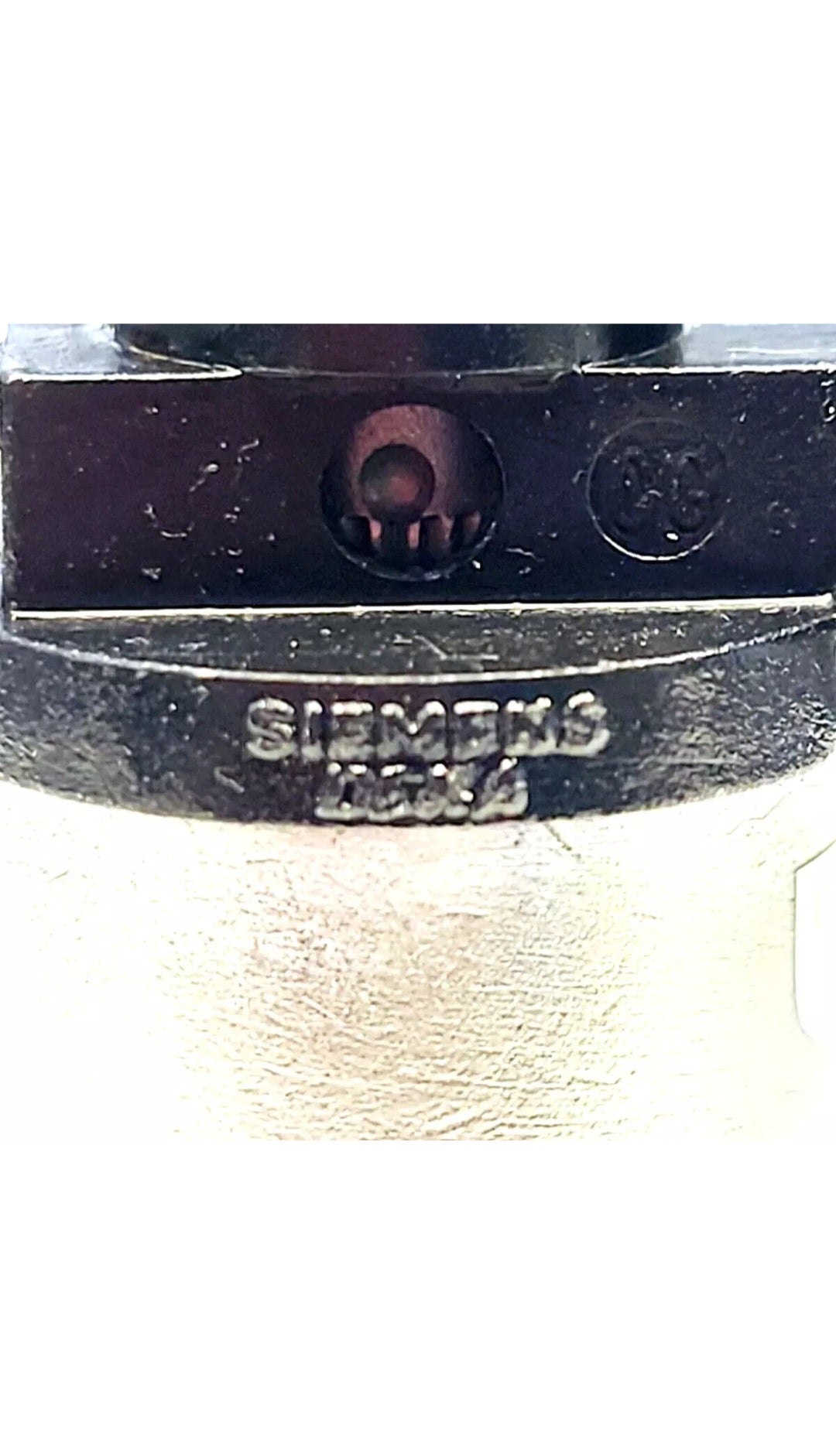 4 Genuine Siemens 12564446 / 12575947 / 217-1628 fuel injectors