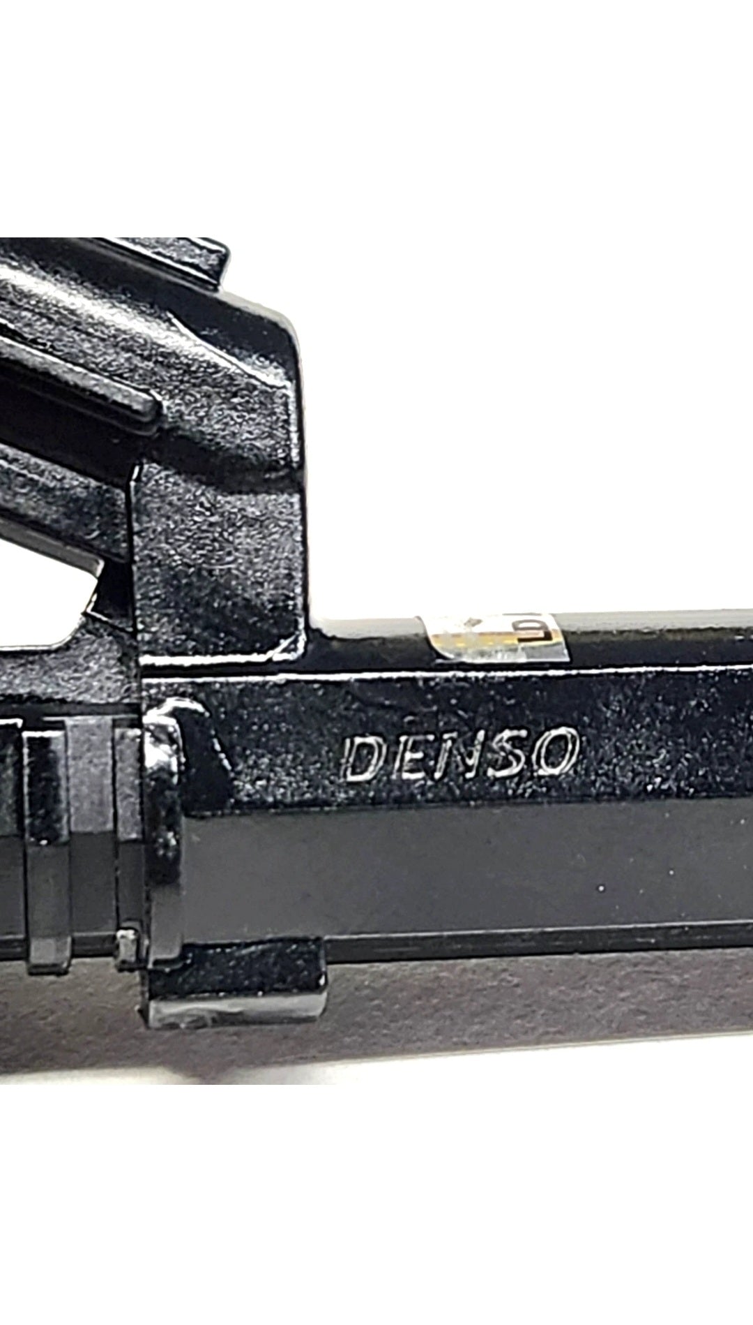 Set of 8 OEM Denso 16600-1KT0A / 0010 fuel injectors