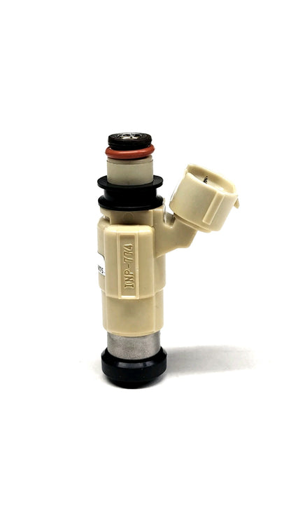 Set of 6 OEM Nikki INP-774 / 15710-52D00 fuel injectors