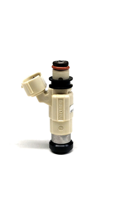 Set of 6 OEM Nikki INP-774 / 15710-52D00 fuel injectors