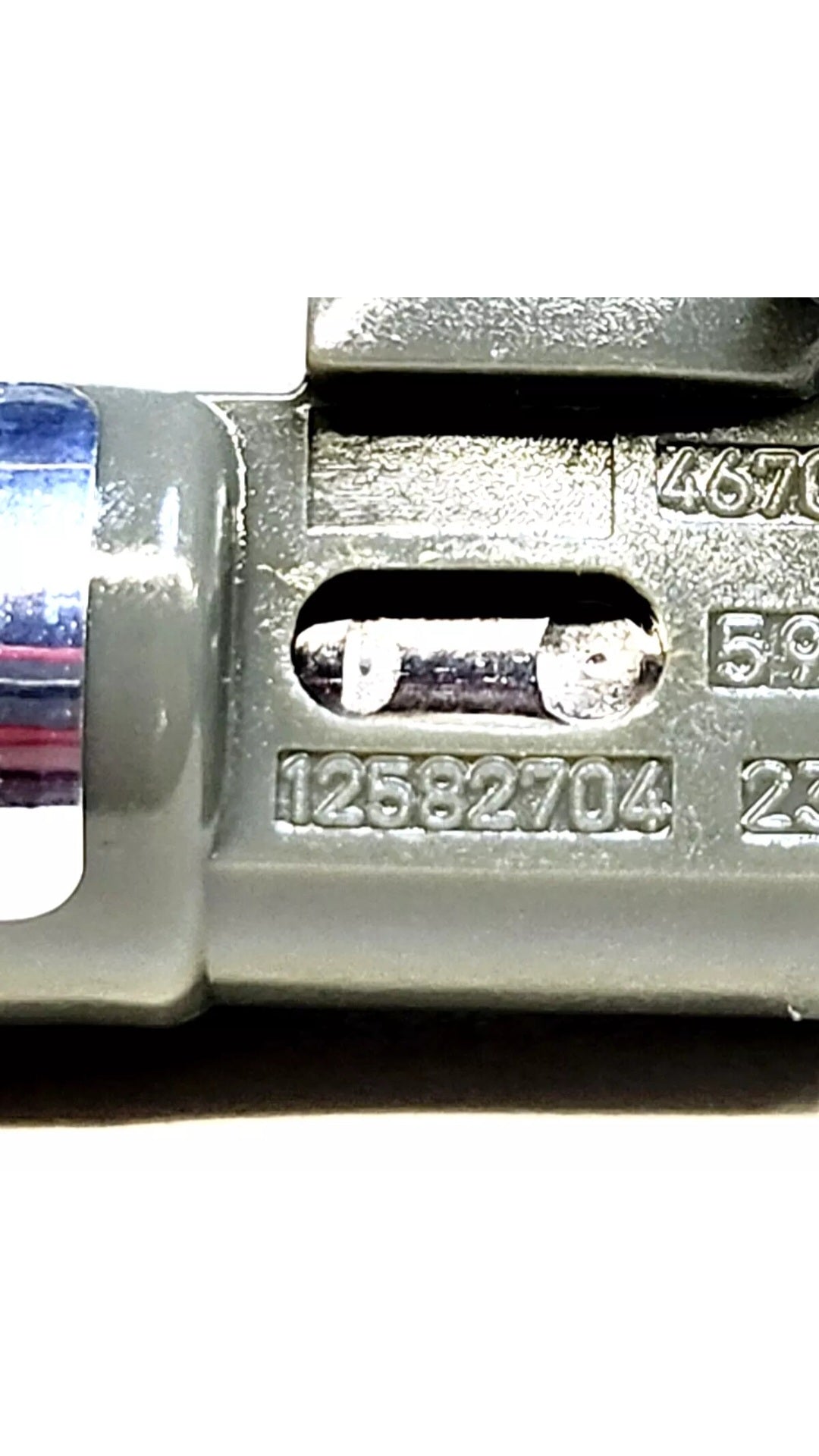 Set of 8 OEM Denso 12582704 / 195500-4670 12-hole fuel injectors
