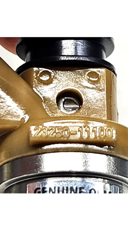 Set of 4 OEM Toyota 23250-11100 / 23209-11100 fuel injectors