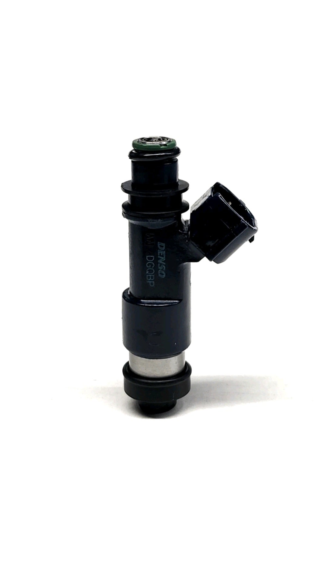 Set of 4 OEM Denso 16611-AA810 / 297500-1820 fuel injectors.