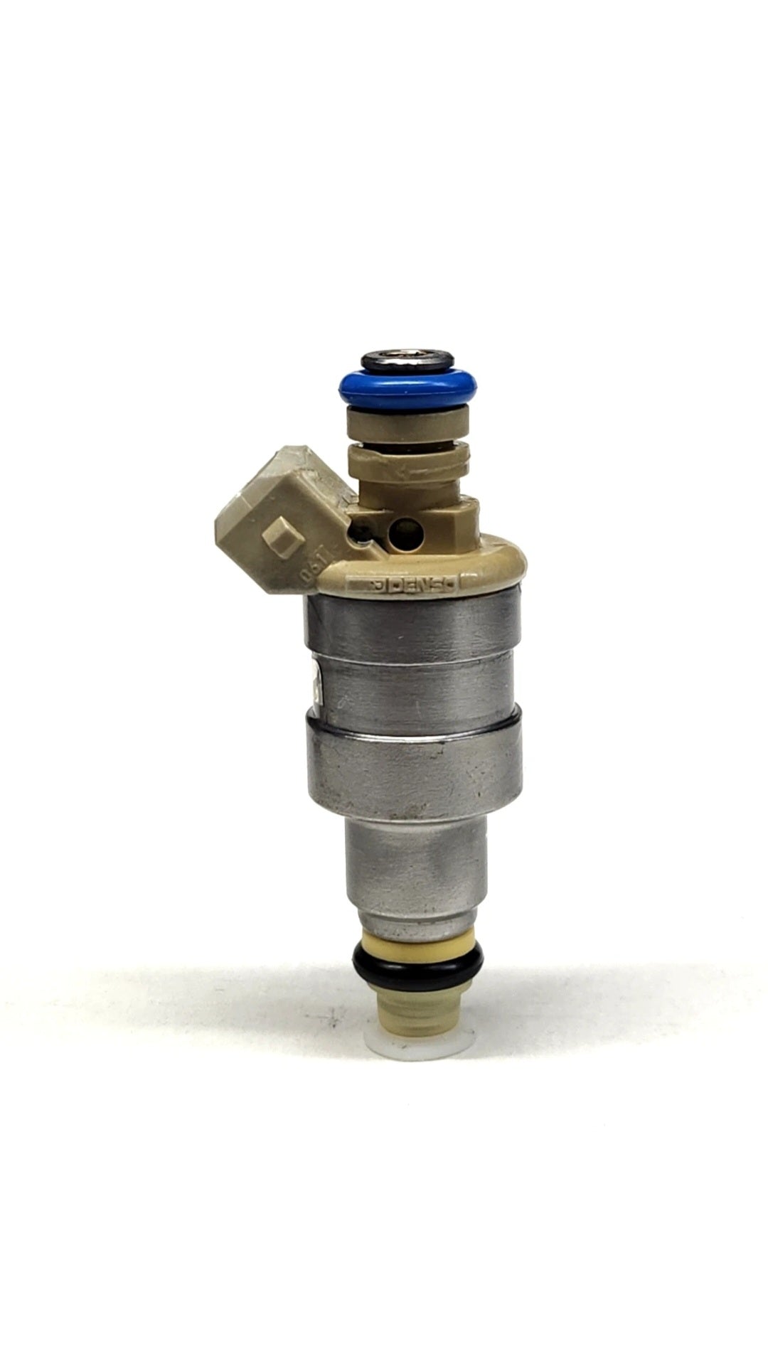 Set of 4 Remanufactured OEM Denso E59E-A2B / 195500-0736 fuel injectors