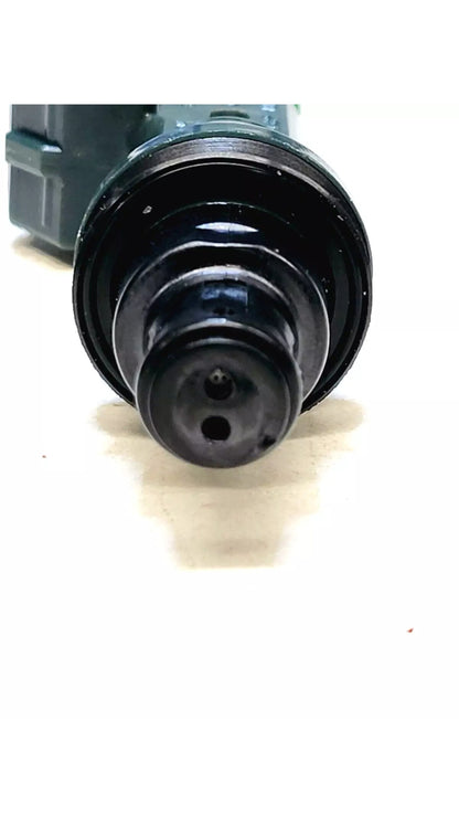 Set of 8 OEM Denso XR82-AE / AJ83967 / 195500-3351 fuel injectors