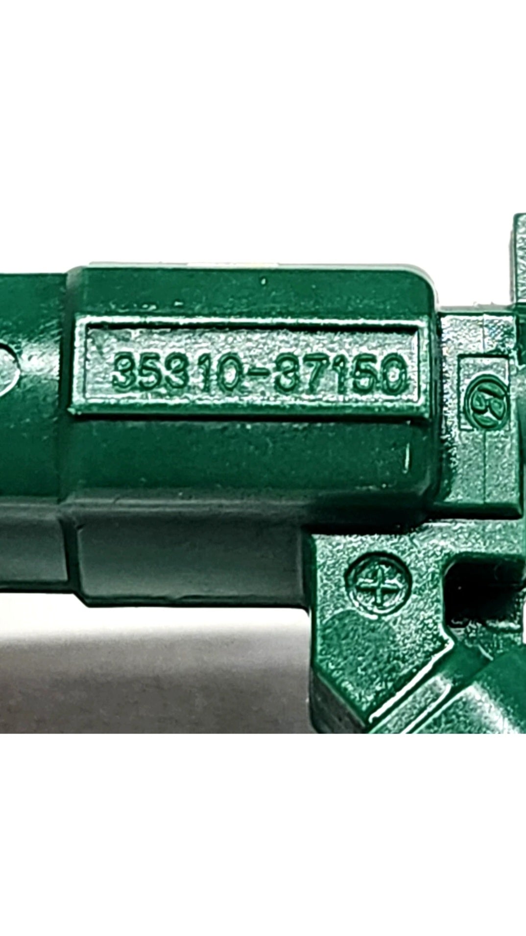 Set of 4 Remanufactured OEM Hyundai 35310-37150 / 9260930004 fuel injectors