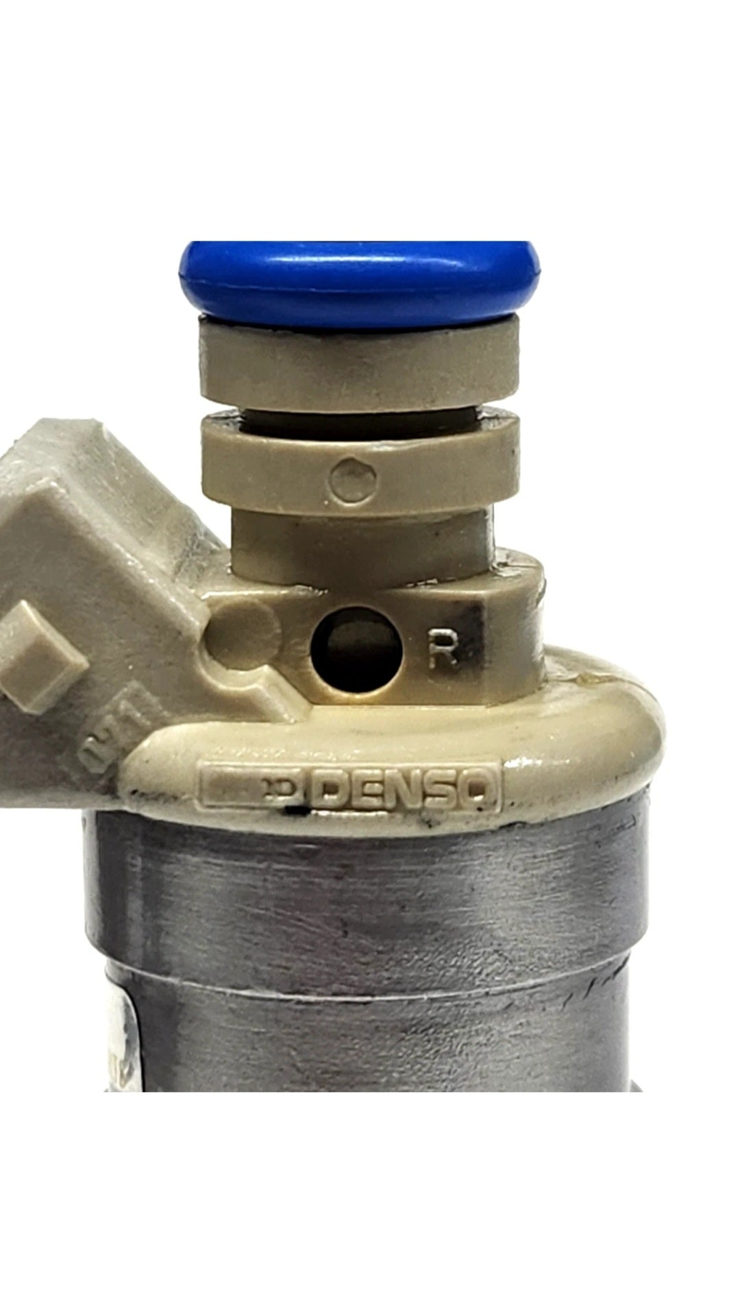 Set of 4 Remanufactured OEM Denso E59E-A2B / 195500-0736 fuel injectors